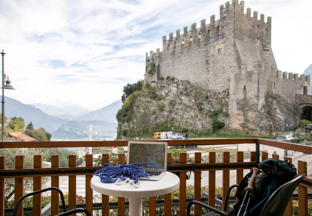 Hotel Antica Croce - Gardaslowemotion Tenno Exterior photo